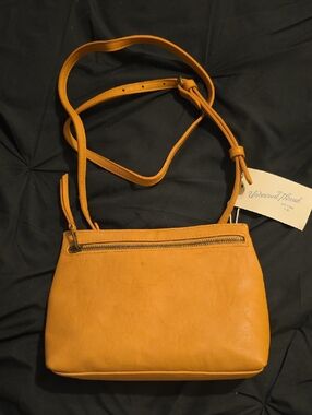Universal Thread Yellow Mustard Crossbody Bag with Front Zip